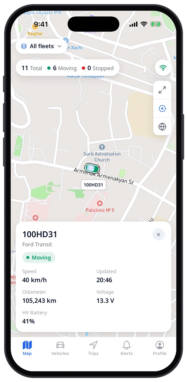 Mobile app: live map with one vehicle's card open